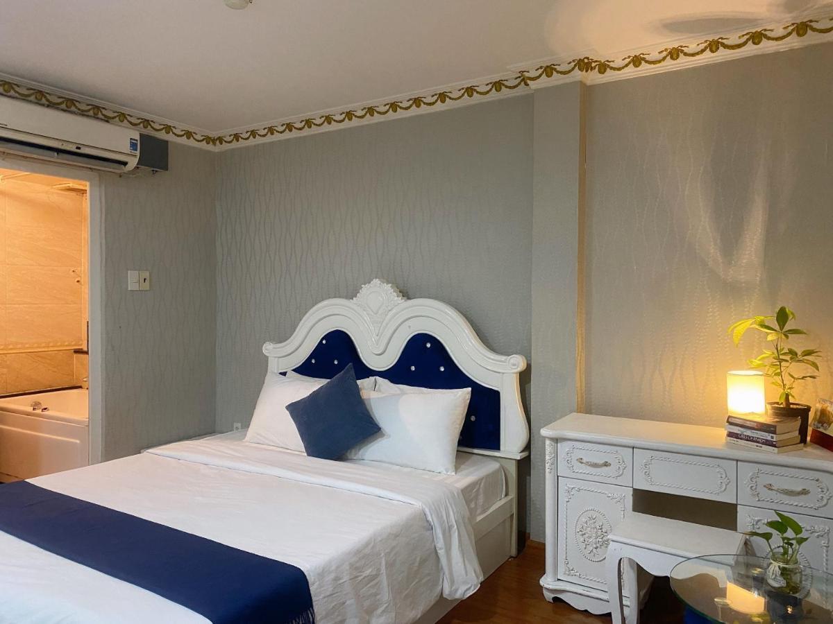 Crowne Bui Vien Hotel Ho Chi Minh City Exterior photo