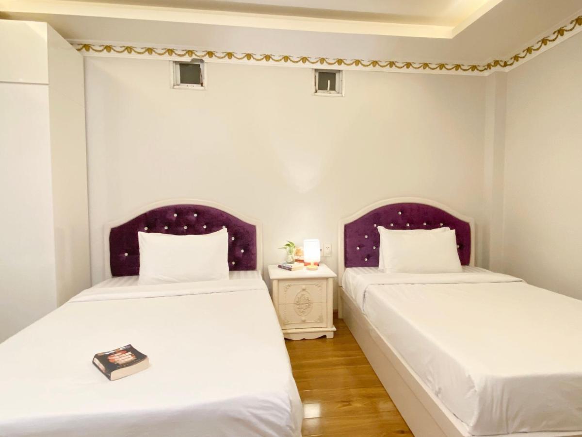 Crowne Bui Vien Hotel Ho Chi Minh City Exterior photo