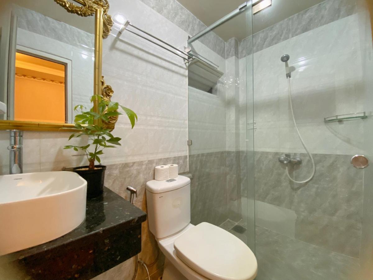 Crowne Bui Vien Hotel Ho Chi Minh City Exterior photo
