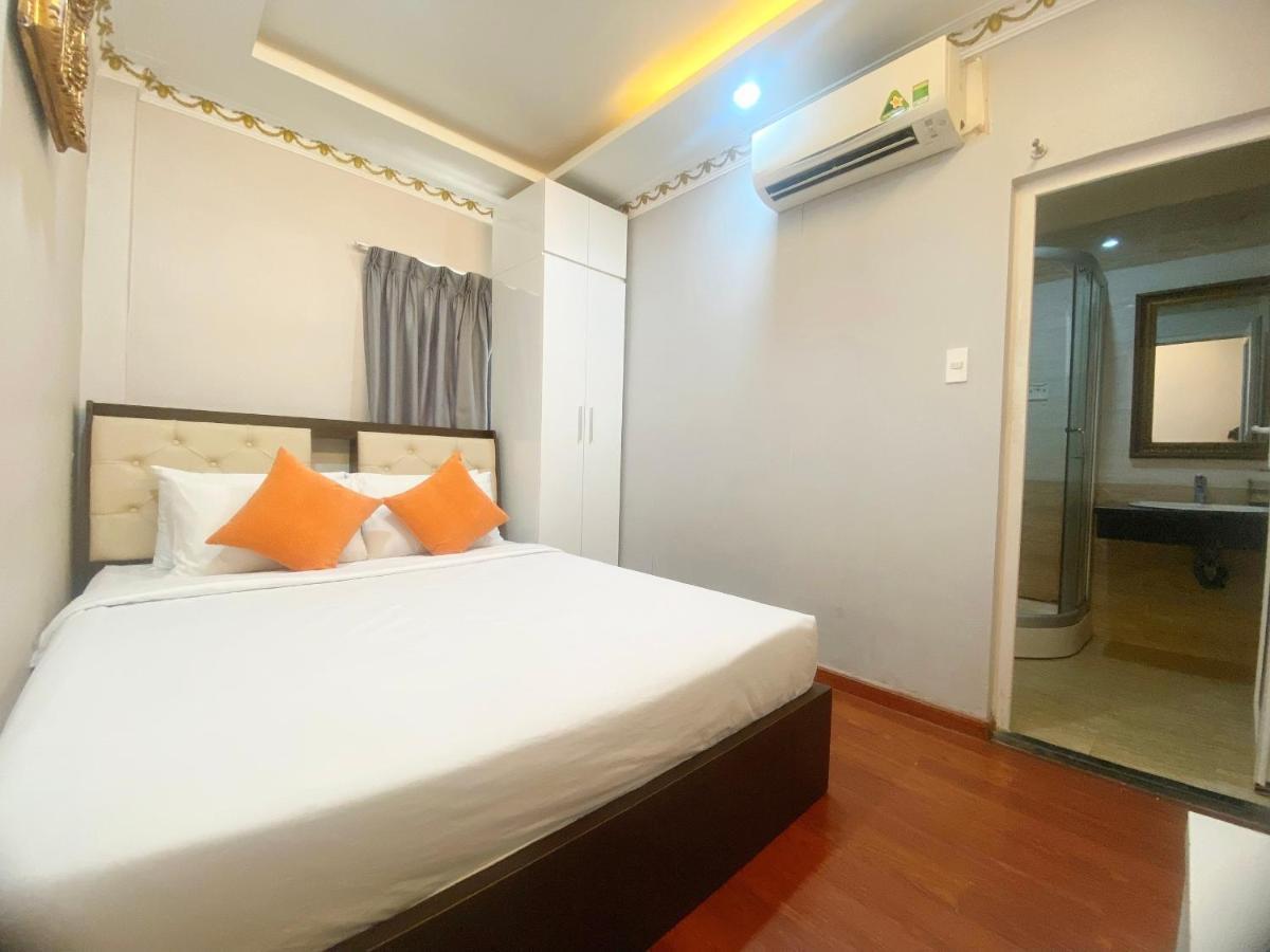 Crowne Bui Vien Hotel Ho Chi Minh City Exterior photo