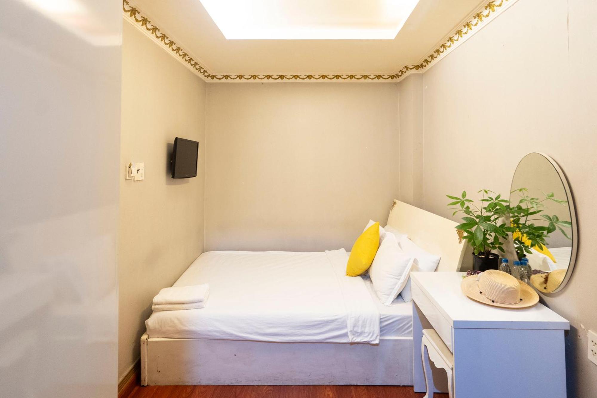 Crowne Bui Vien Hotel Ho Chi Minh City Exterior photo