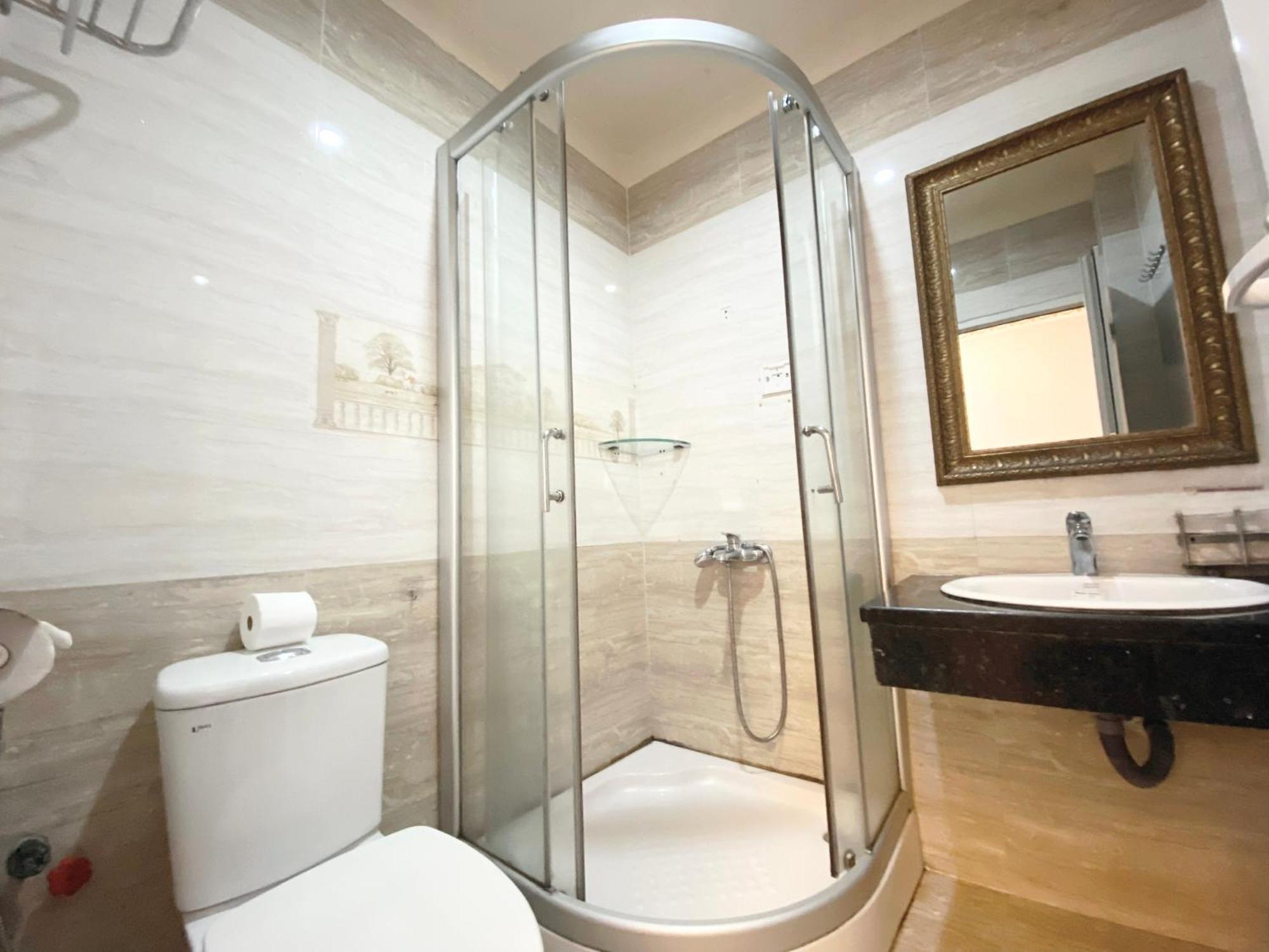 Crowne Bui Vien Hotel Ho Chi Minh City Exterior photo